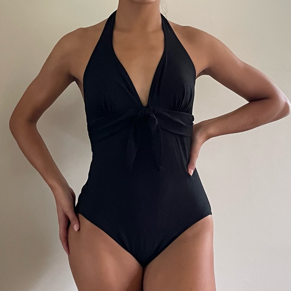 Black V-Neck Tie Backless Swimsuit